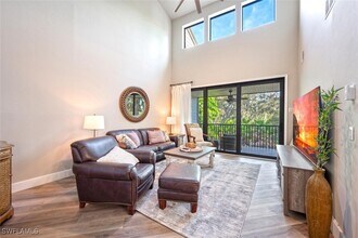 27113 Oakwood Lake Dr in Bonita Springs, FL - Foto de edificio - Building Photo