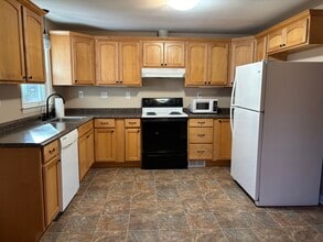 897 Colonel Ledyard Hwy in Ledyard, CT - Building Photo - Building Photo