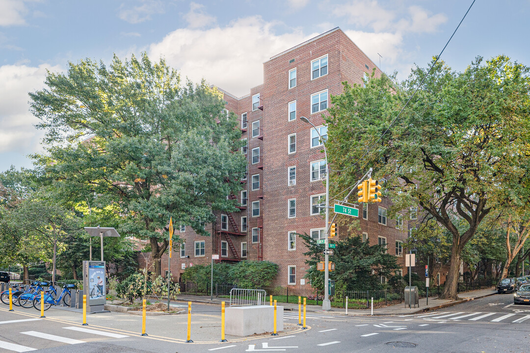 The Wilshire House in Jackson Heights, NY - Building Photo