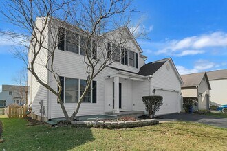 321 Amber Wood Way in Lewis Center, OH - Building Photo - Building Photo