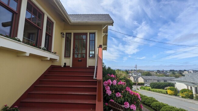 1258 I St in Arcata, CA - Building Photo - Building Photo