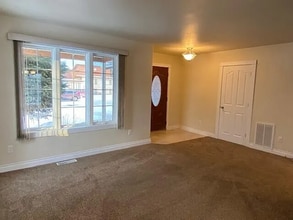 501 E Riggs St in East Helena, MT - Building Photo - Building Photo