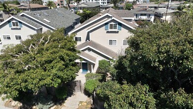 6534 Del Playa Dr in Isla Vista, CA - Building Photo - Building Photo