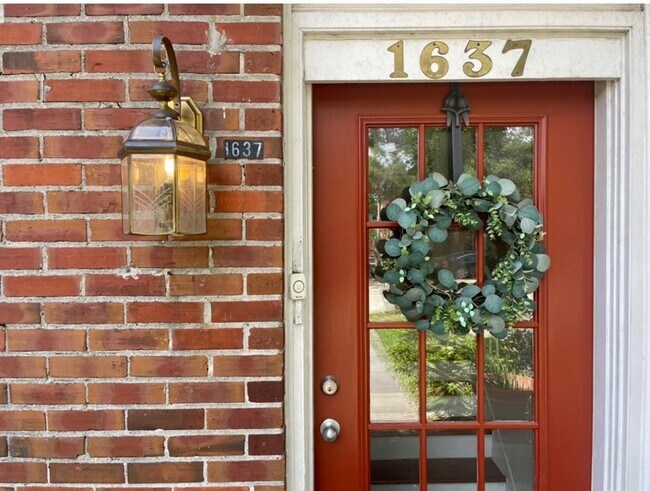 1637 Castle Ct-Unit -B in Houston, TX - Foto de edificio - Building Photo