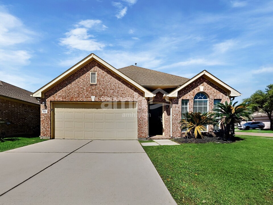 1811 Adella Dr in Houston, TX - Building Photo