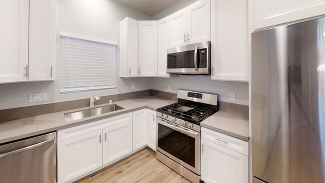 5011 Rockford Dr in San Diego, CA - Building Photo - Building Photo