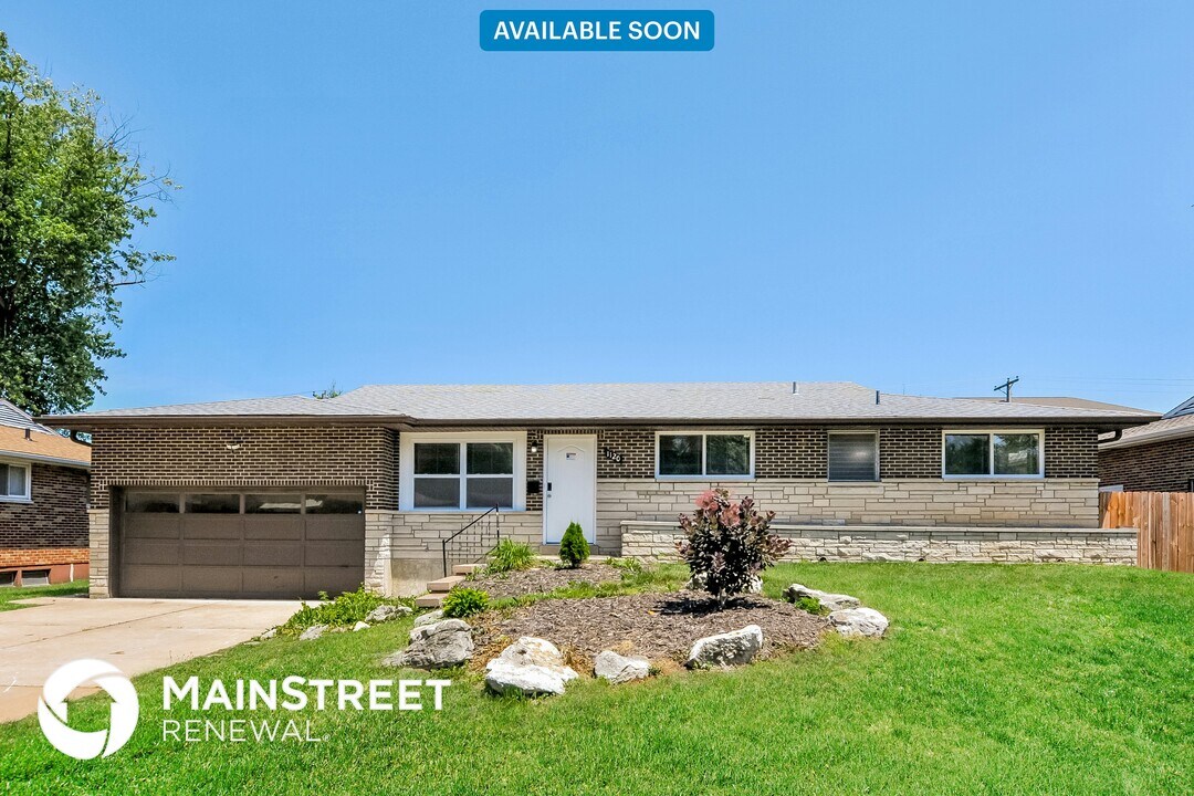 1120 Spring Valley Dr in Florissant, MO - Building Photo
