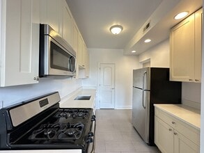 3048 N Milwaukee Ave, Unit G05C in Chicago, IL - Foto de edificio - Building Photo