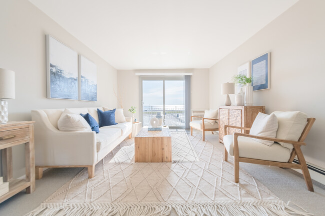 151 Ocean Road LLC in Narragansett, RI - Building Photo - Interior Photo