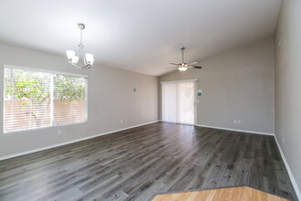 4818 E Hilton Ave in Mesa, AZ - Building Photo - Building Photo