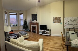 1117 W Belmont Ave in Chicago, IL - Building Photo - Building Photo