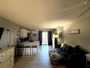 160 Whitney Blvd in Lake Lure, NC - Building Photo - Building Photo