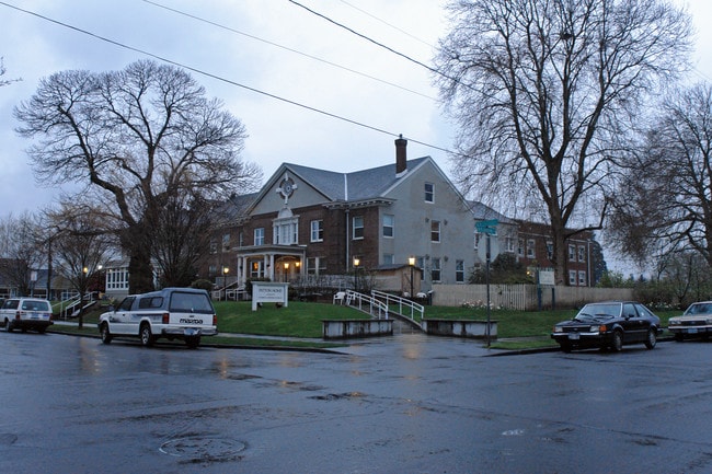 Patton Home in Portland, OR - Building Photo - Building Photo