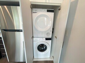 150 Allan in Oakville, ON - Building Photo - Building Photo