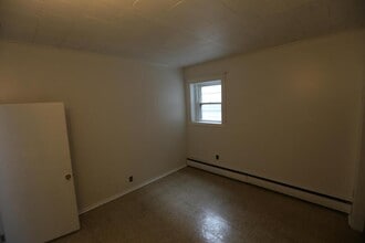 859 W Spruce St in Coal Township, PA - Building Photo - Building Photo