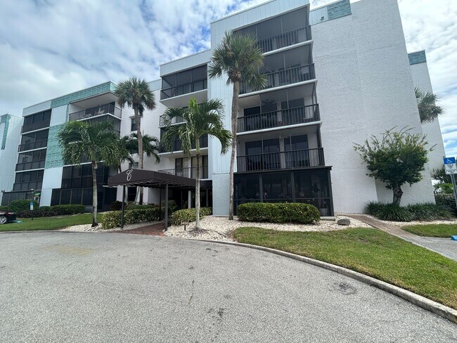 3490 N Key Dr in North Fort Myers, FL - Building Photo - Building Photo