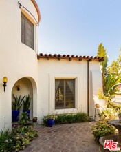 4918 Angeles Vista Blvd in Los Angeles, CA - Building Photo - Building Photo