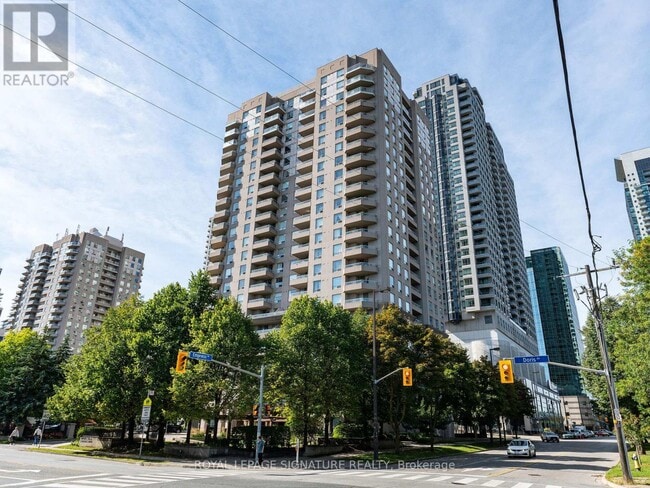 35 Empress Ave in Toronto, ON - Building Photo - Building Photo