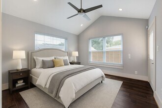 2401 Eagle St in Houston, TX - Foto de edificio - Building Photo