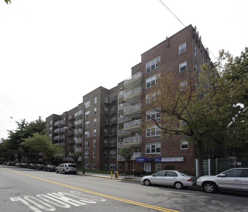 Lawrence Towers in Brooklyn, NY - Foto de edificio