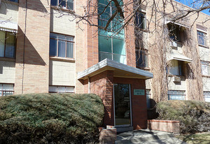 The Jerrilou Apartments in Denver, CO - Building Photo
