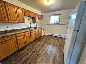 409 Parkway Dr in Burlington, ND - Building Photo - Building Photo