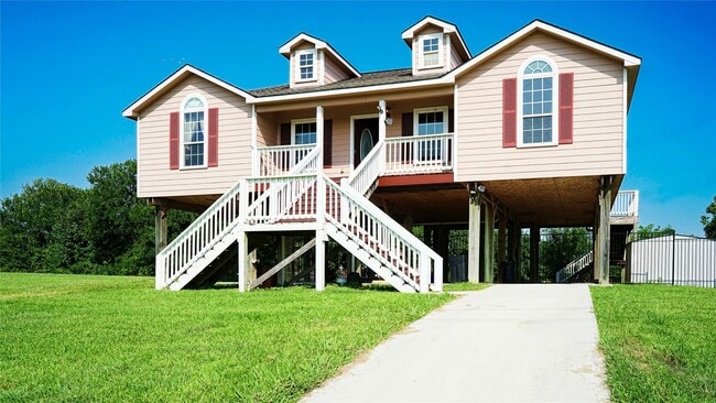 201 Rue Orleans St in Baytown, TX - Building Photo - Building Photo