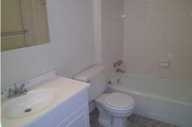 402 Marshall Ct in Fort Walton Beach, FL - Foto de edificio - Building Photo