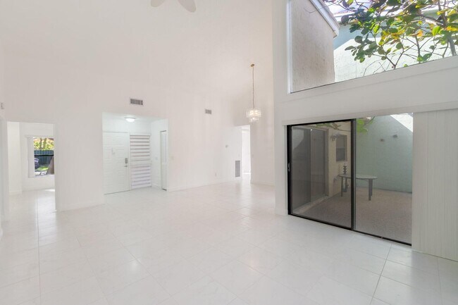 property at 6090 Aloma Ln