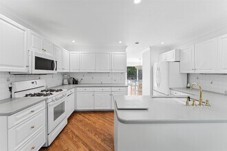 129 Oneck Ln in Westhampton Beach, NY - Building Photo - Building Photo