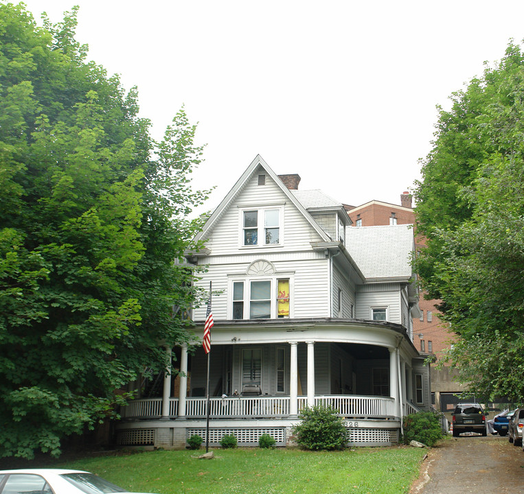 326 N Neville St in Pittsburgh, PA - Foto de edificio