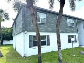 1000 S Semoran Blvd in Winter Park, FL - Building Photo