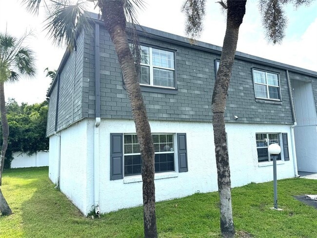 property at 1000 S Semoran Blvd