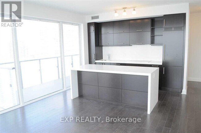 2803-65-2965 St Mary St in Toronto, ON - Building Photo - Building Photo