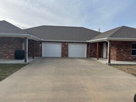 1614 College Street, Unit B in Webb City, MO - Building Photo