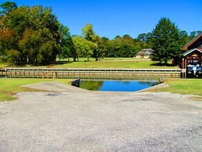 31 Hunters Creek Dr in Huntsville, TX - Building Photo - Building Photo