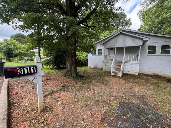 311 Walker Ave in Manchester, GA - Foto de edificio - Building Photo