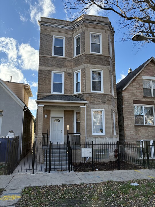 836 N Ridgeway Ave in Chicago, IL - Building Photo