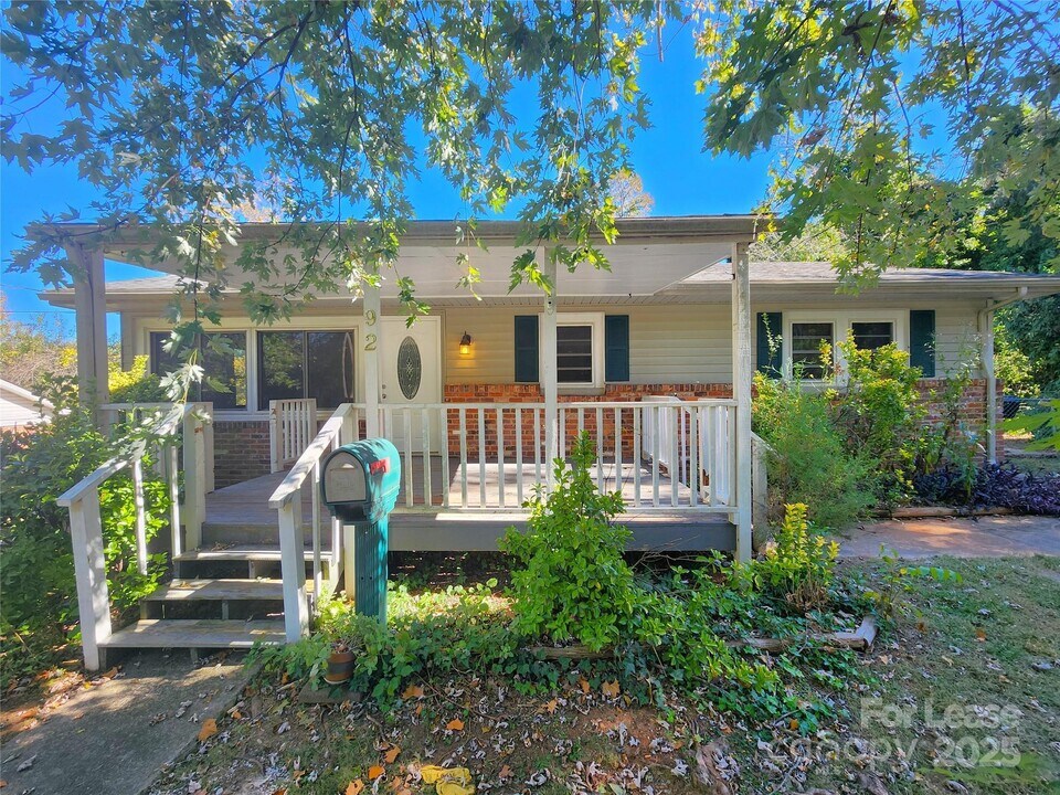 92 Lawndale Ave SE in Concord, NC - Foto de edificio