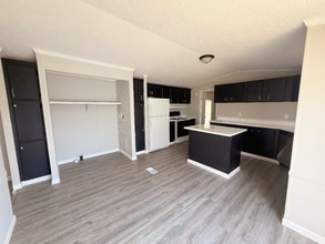 4916 Brown Station Rd in Columbia, MO - Foto de edificio - Building Photo