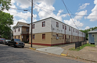 722-724 Louisa St Apartments