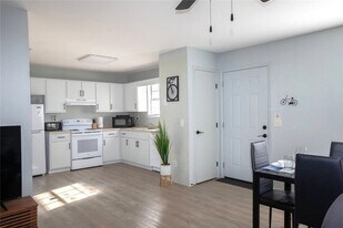 502 SE B St in Bentonville, AR - Building Photo