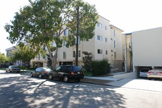 215 N Belmont Ave in Glendale, CA - Building Photo - Building Photo