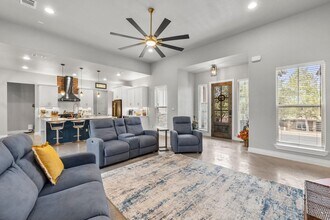 96 Primrose Ln in Marble Falls, TX - Building Photo - Building Photo