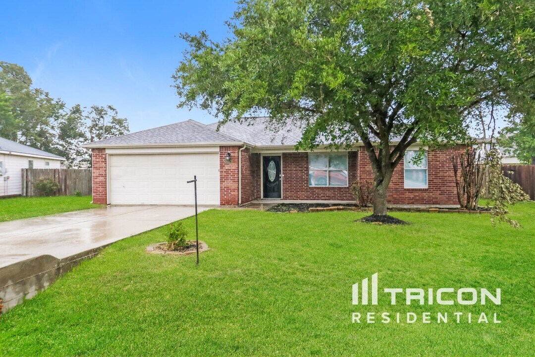 16179 Summer Breeze Ct in Conroe, TX - Foto de edificio