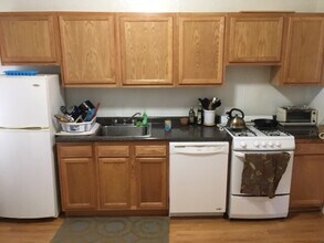 1634 Commonwealth Ave, Unit 16 in Boston, MA - Building Photo - Building Photo