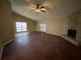 3426 Meadowhead Dr in Schertz, TX - Building Photo - Building Photo