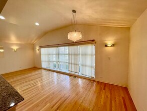 4825 Sherwin Ave in Lincolnwood, IL - Building Photo - Building Photo