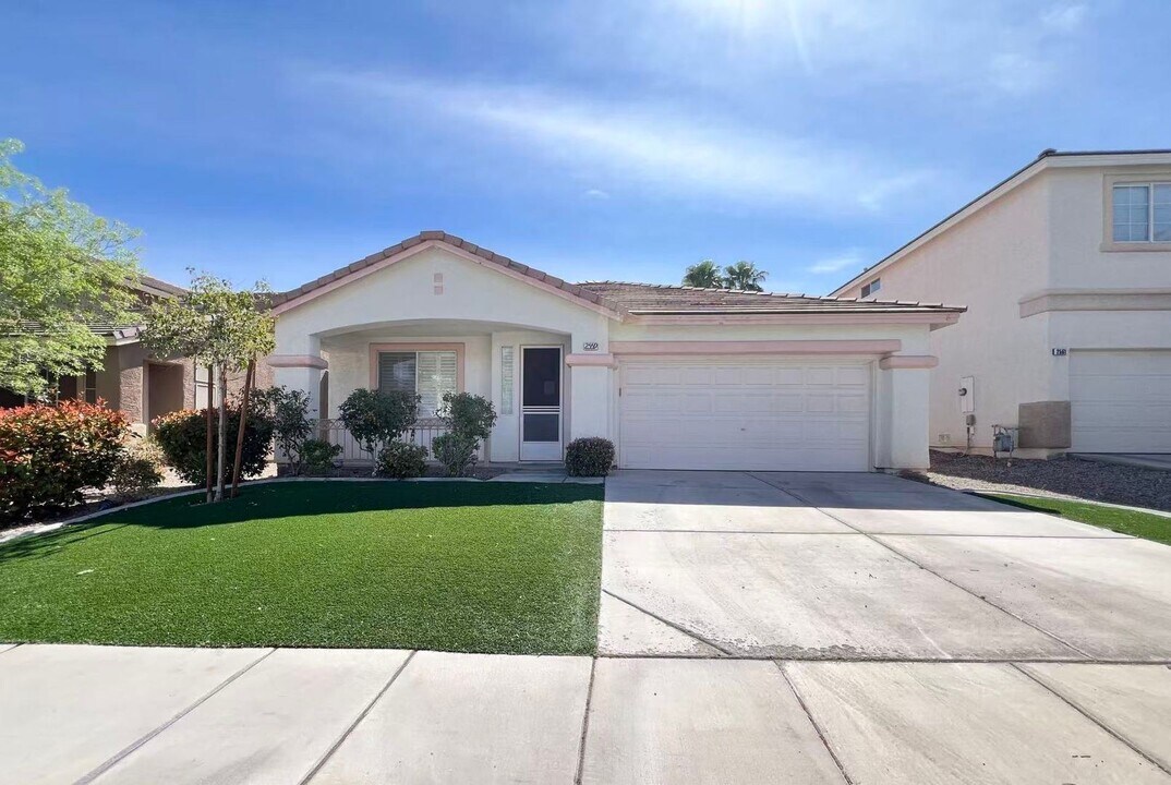 2559 Williamsburg St in Henderson, NV - Building Photo