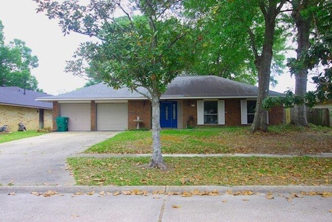 property at 1030 Rue Corton